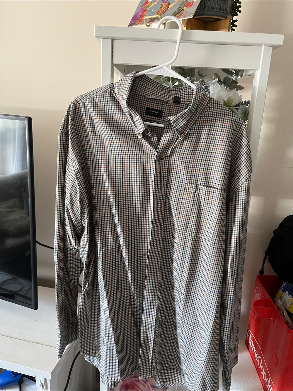 Arrow Men's Long-Sleeve Plaid Button-Down Shirt in Brown and White